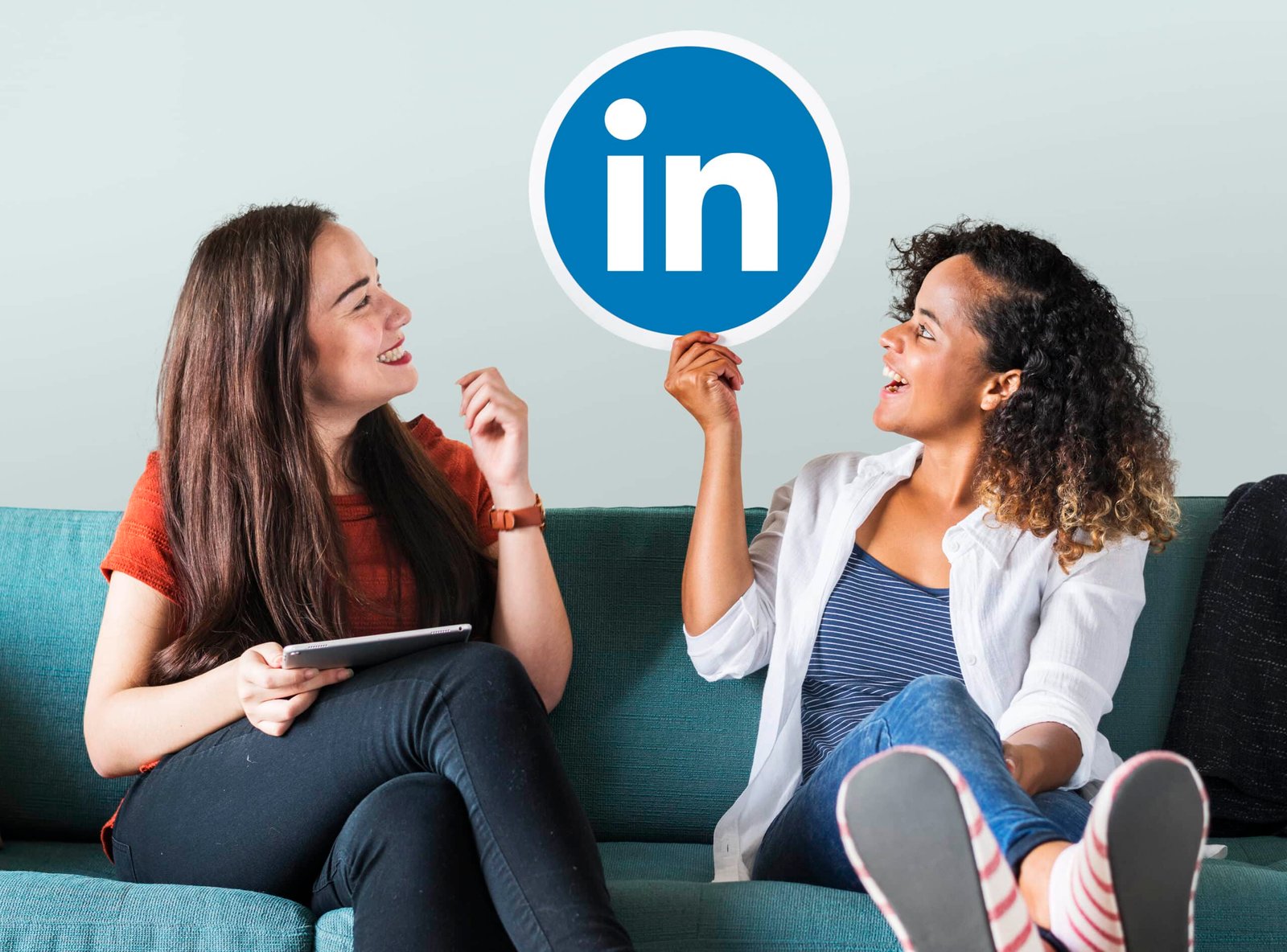 Team reviewing LinkedIn marketing strategy